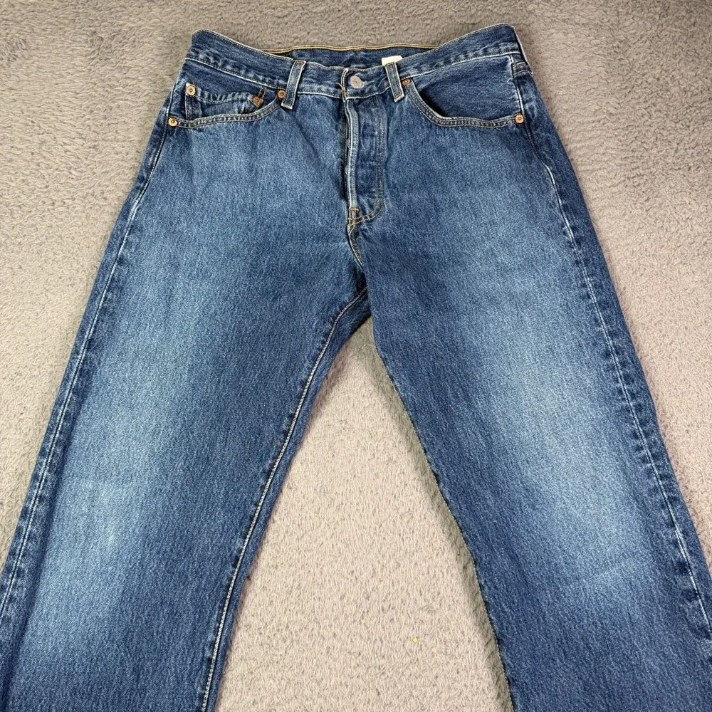 Vintage Levis 501 Jeans Mens 32x32 Blue Button Fly Denim Classic Straight Y2K